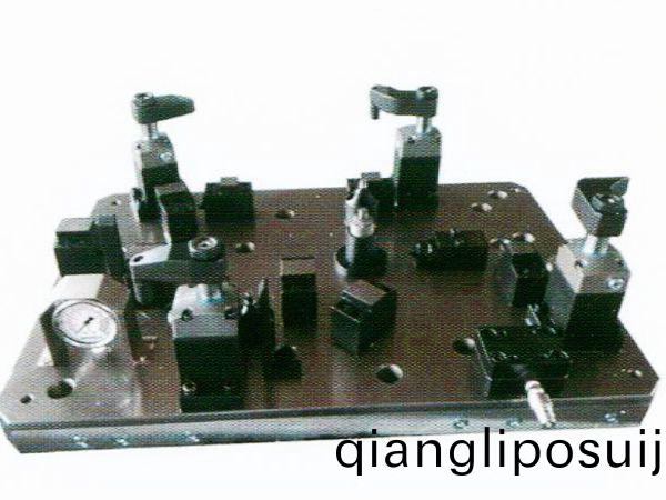 齒(chi)輪(lun)室(shi)罩(zhao)蓋液壓裌具(ju)